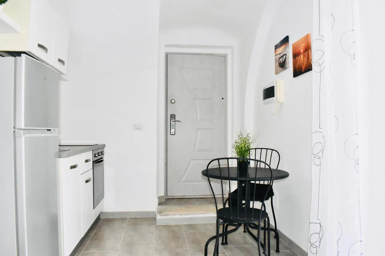 Miral One Apartamento Bari