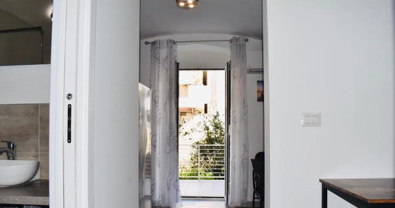 Miral One Apartamento Bari
